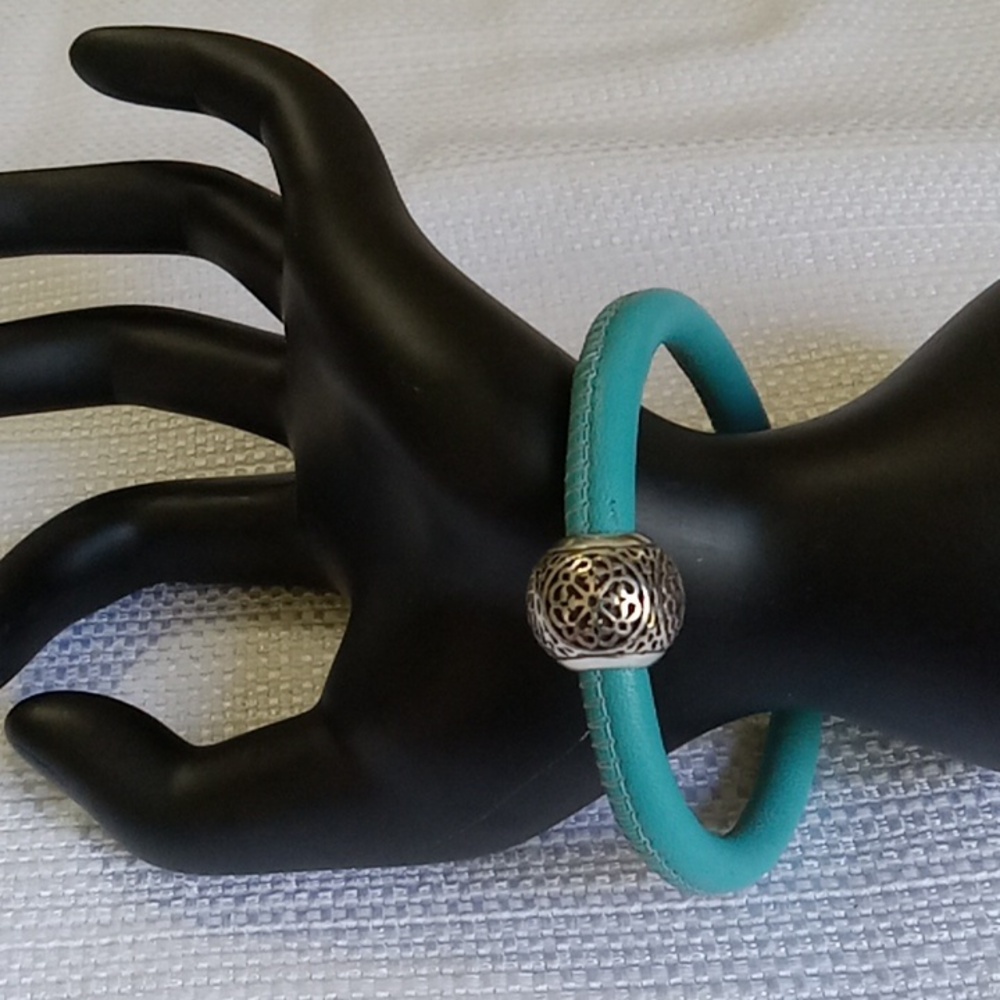 Silver Accent Turquoise Bracelet With One Etched Bead - Picture 2 of 2